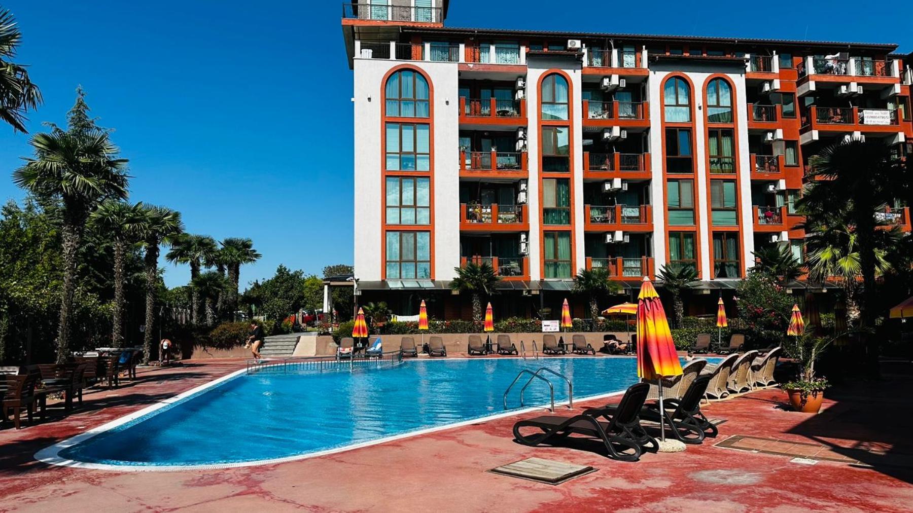 Chateau Del Marina Complex