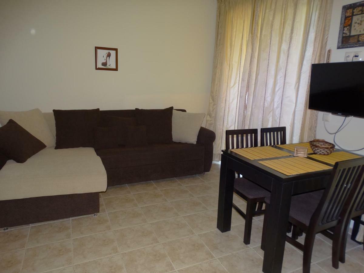Hotel de apartamente Chateau Del Marina Complex 2*